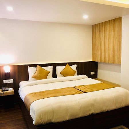 The Milestone Hotel Kathmandu Esterno foto