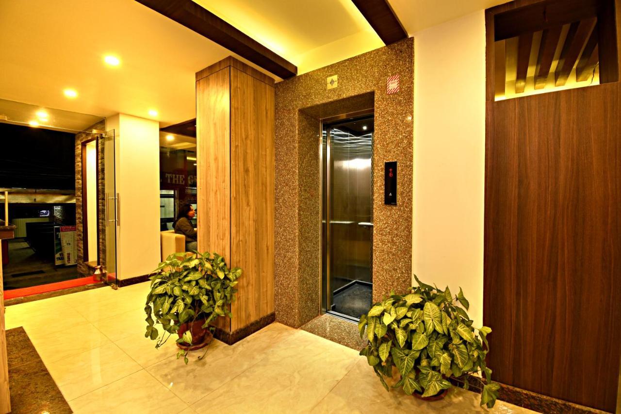 The Milestone Hotel Kathmandu Esterno foto