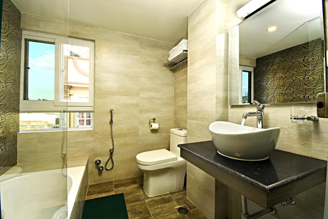 The Milestone Hotel Kathmandu Esterno foto