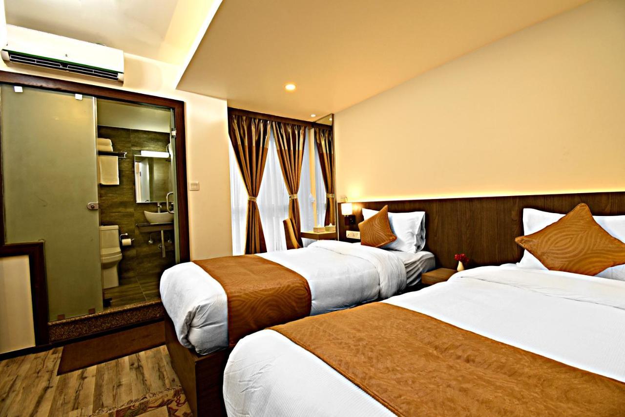 The Milestone Hotel Kathmandu Esterno foto