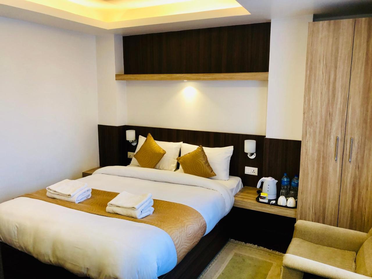 The Milestone Hotel Kathmandu Esterno foto