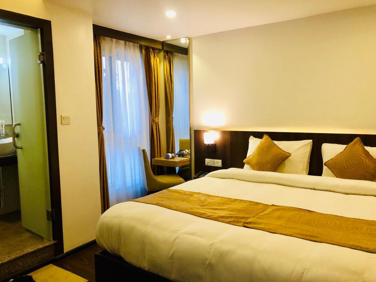 The Milestone Hotel Kathmandu Esterno foto