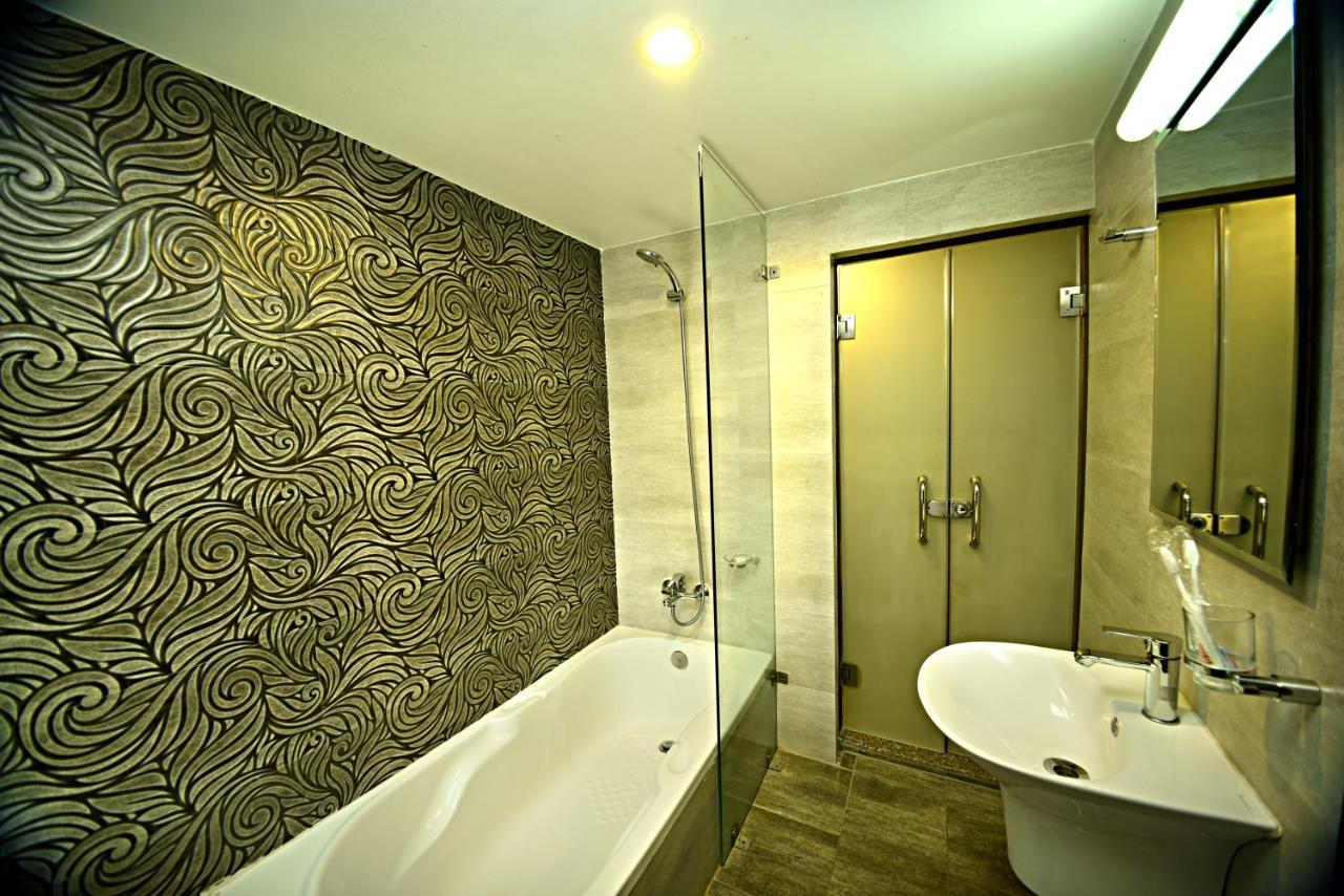 The Milestone Hotel Kathmandu Esterno foto
